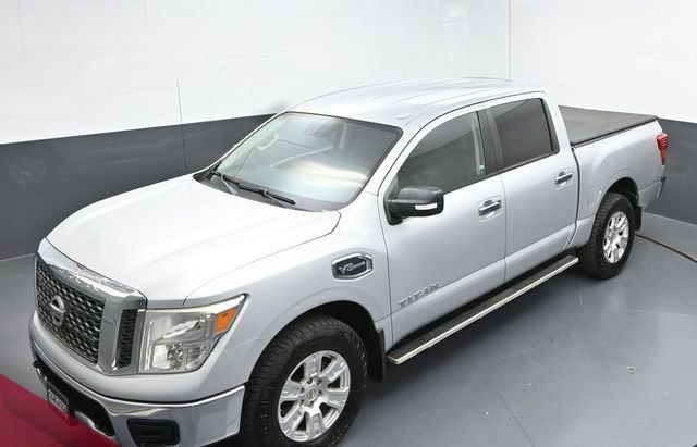Used 2017 Nissan Titan SV AWD/4WD image 18