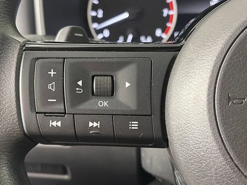 Used 2021 Nissan Rogue S AWD/4WD image 17