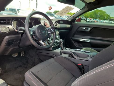 Certified 2017 Ford Mustang Coupe RWD image 18