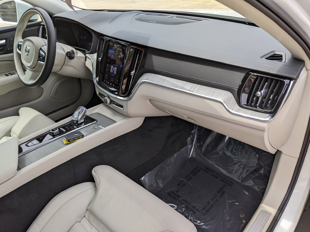 Certified 2026 Volvo V60 B5 Cross Country Ultra w/ Protection Package Premier AWD/4WD image 25
