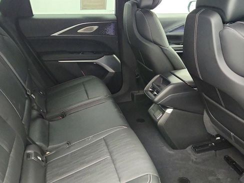 Used 2023 Cadillac Lyriq AWD image 23