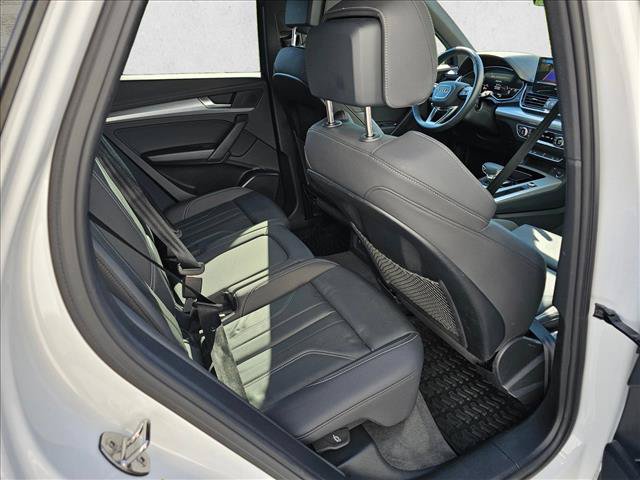 Used 2025 Audi Q5 2.0T Premium w/ Convenience Plus Package AWD/4WD image 14