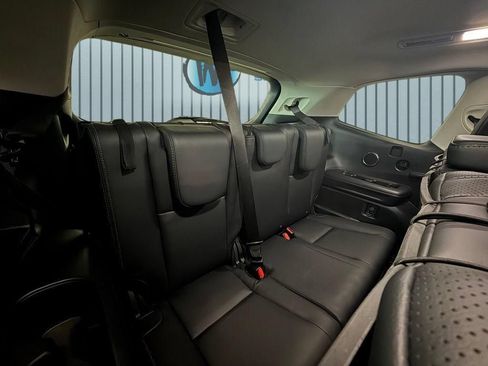 Used 2025 Subaru Ascent Limited w/ Popular Package #2 AWD/4WD image 8
