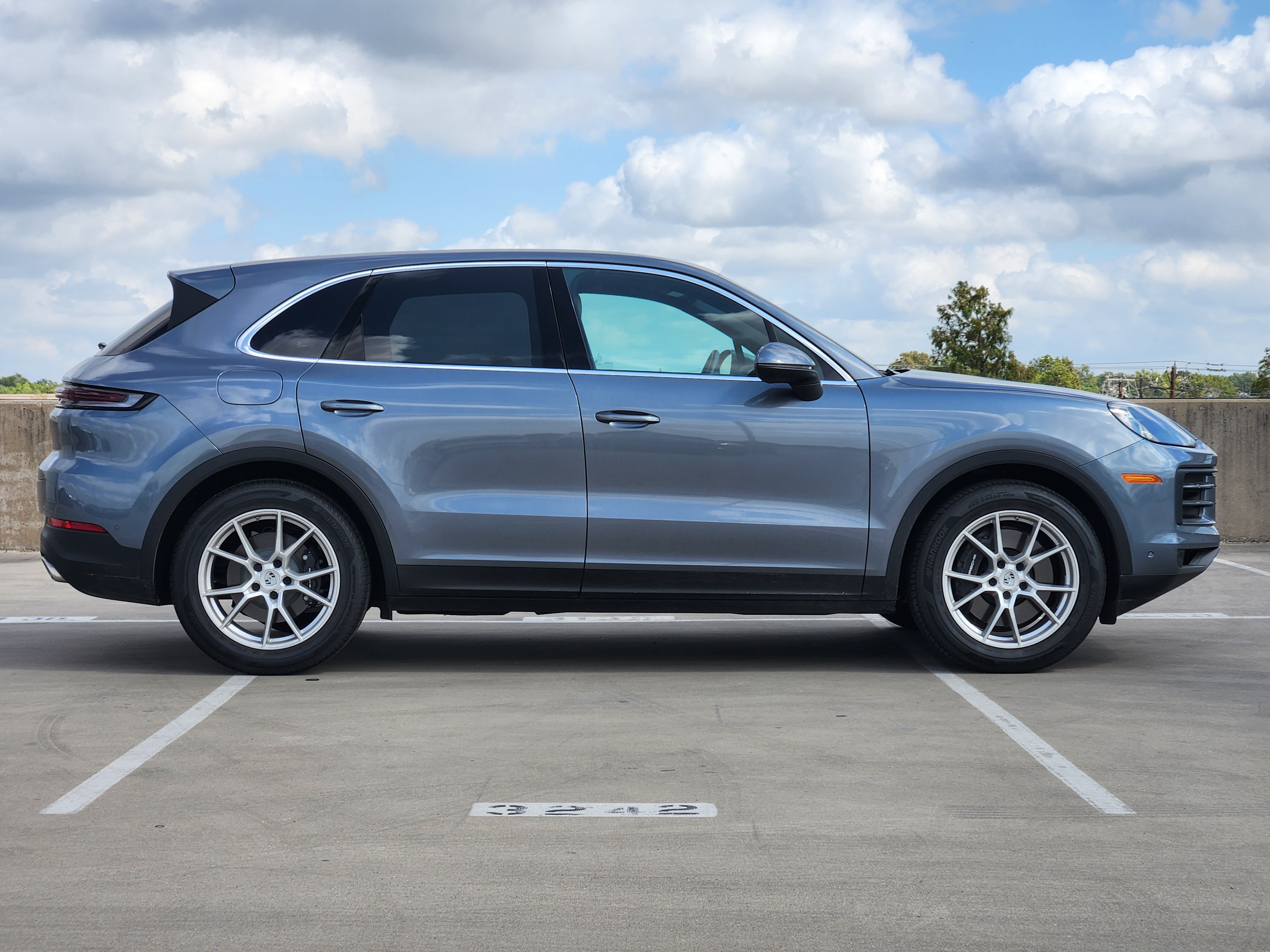 Certified 2026 Porsche Cayenne AWD/4WD image 9