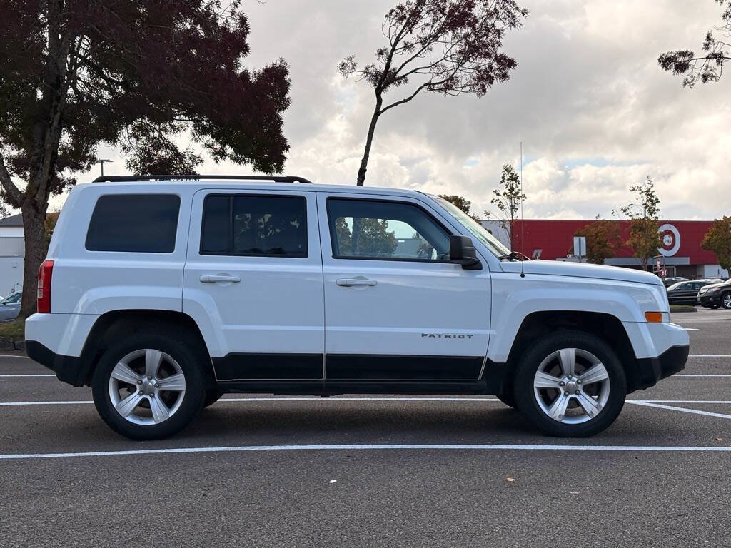Used 2012 Jeep Patriot Latitude AWD/4WD image 6
