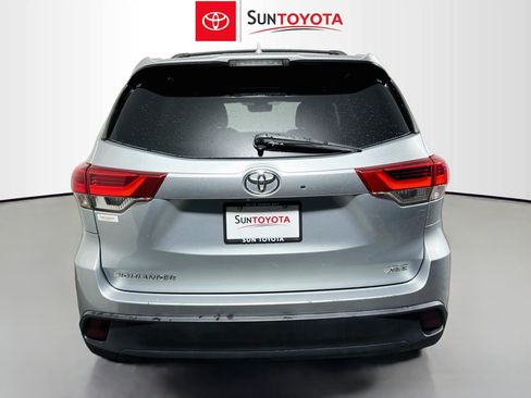 Used 2019 Toyota Highlander XLE FWD image 5