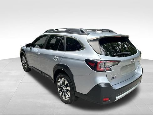 Used 2023 Subaru Outback Limited AWD/4WD image 3
