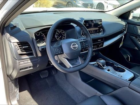 New 2026 Nissan Rogue SV w/ SV Premium Package FWD image 5