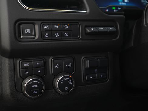 Used 2024 Chevrolet Tahoe High Country AWD/4WD image 27