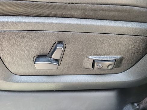 Used 2019 RAM 3500 Laramie AWD/4WD image 17