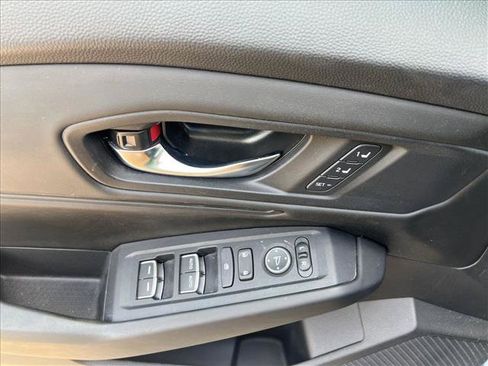 Used 2023 Honda Accord EX-L image 12