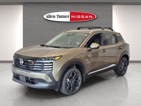 Used 2025 Nissan Kicks SR image 5