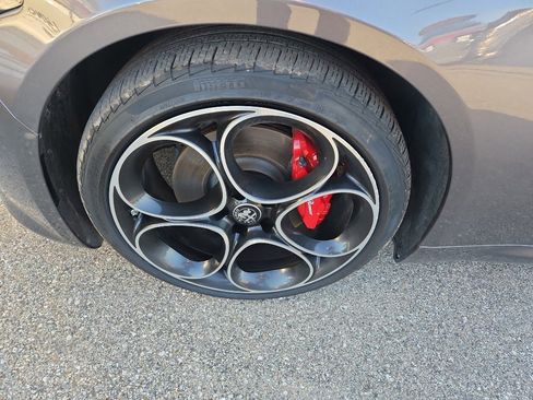 Used 2024 Alfa Romeo Giulia Veloce image 4