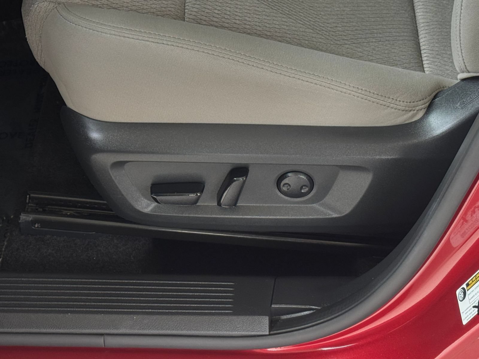 Used 2025 Nissan Rogue SV AWD/4WD image 21