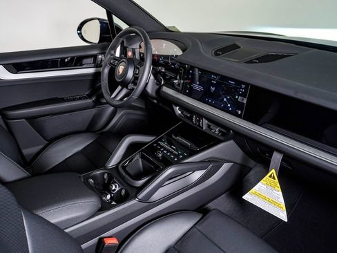 New 2026 Porsche Cayenne image 14