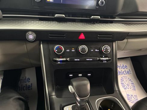 Used 2023 Kia Carnival LX FWD image 51
