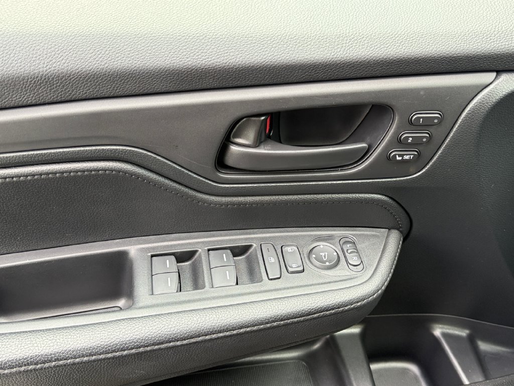 Used 2023 Honda Odyssey EX-L image 11