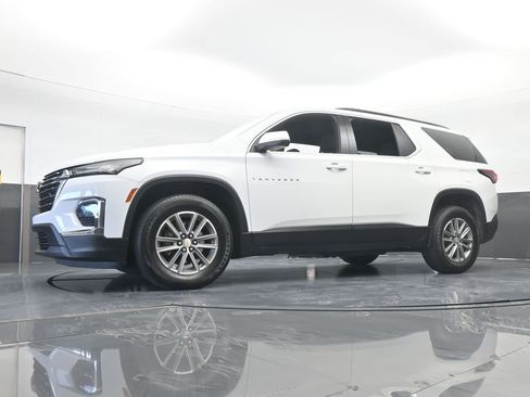 Used 2023 Chevrolet Traverse LT image 60