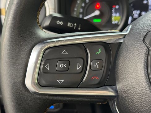 Used 2024 Jeep Wrangler Unlimited Sahara AWD/4WD image 21