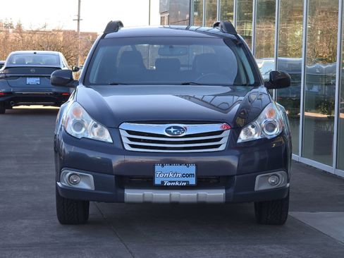 Used 2011 Subaru Outback 2.5i Limited w/ PWR Moonroof Pkg image 8