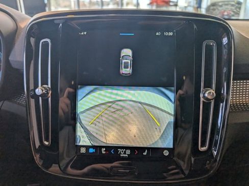 Used 2022 Volvo XC40 P8 Recharge Plus image 24