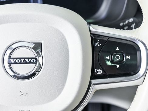 Used 2023 Volvo XC60 B5 Core w/ Climate Package image 12