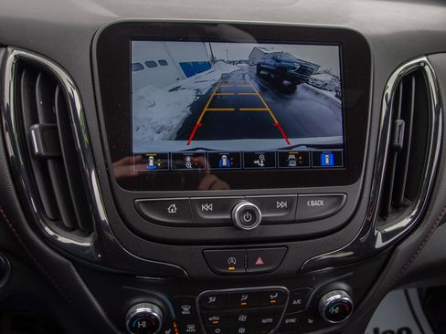 Used 2023 Chevrolet Equinox RS image 16