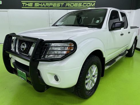 Used 2016 Nissan Frontier SV w/ SV Value Truck Package AWD/4WD image 5