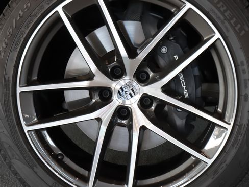 Used 2025 Porsche Macan image 14