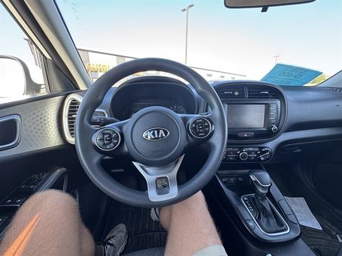 Used 2021 Kia Soul LX FWD image 8