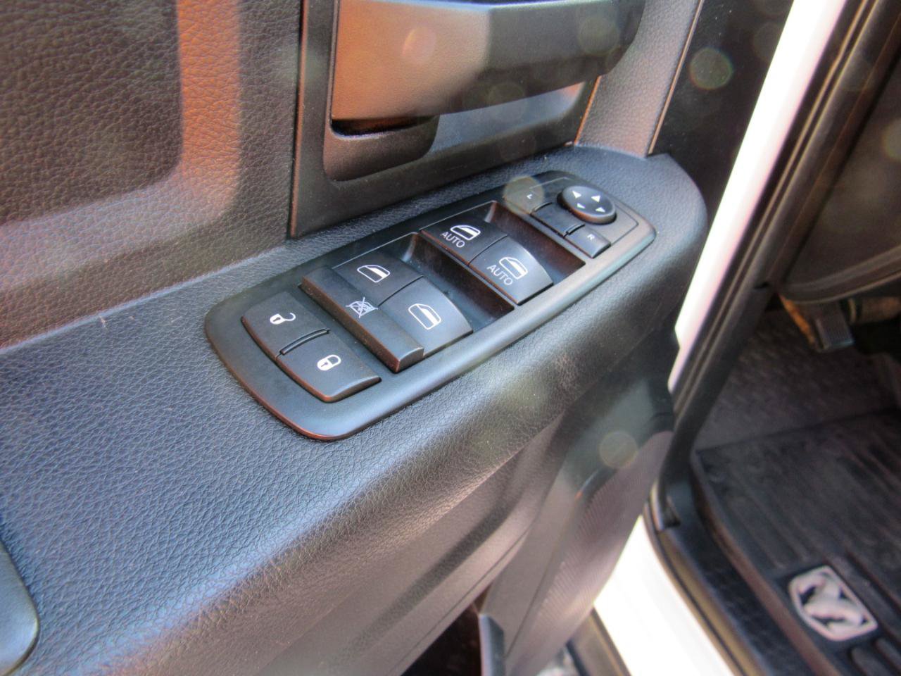 Used 2015 RAM 2500 Tradesman w/ Chrome Appearance Group AWD/4WD image 18