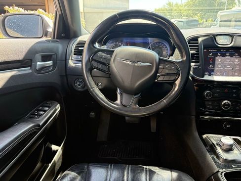 Used 2020 Chrysler 300 S RWD image 5