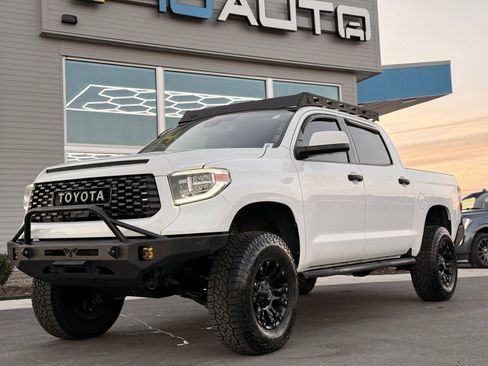 Used 2018 Toyota Tundra Platinum image 10
