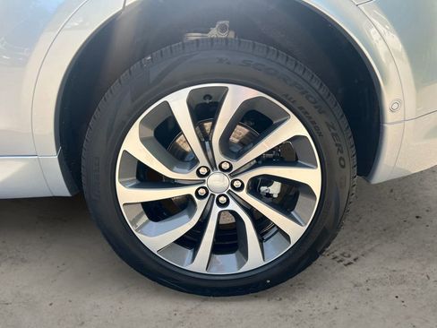 Certified 2025 Land Rover Discovery Sport S AWD/4WD image 11