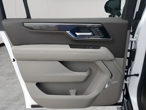 New 2026 GMC Yukon XL Elevation AWD/4WD image 17