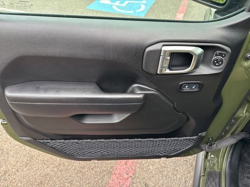 Used 2023 Jeep Gladiator Willys image 14