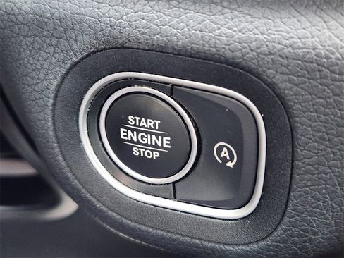 Used 2022 Mercedes-Benz GLS 450 4MATIC image 25