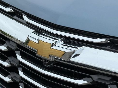 Used 2025 Chevrolet Equinox LT FWD image 25