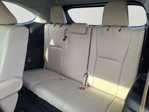 Used 2021 Toyota Highlander XLE image 11
