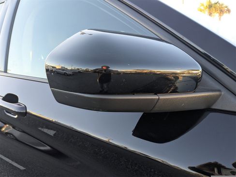 Used 2022 Ford Explorer XLT w/ Equipment Group 202A image 12