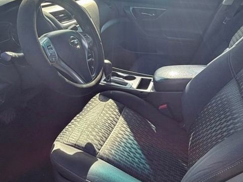 Used 2017 Nissan Altima 2.5 SV FWD image 4