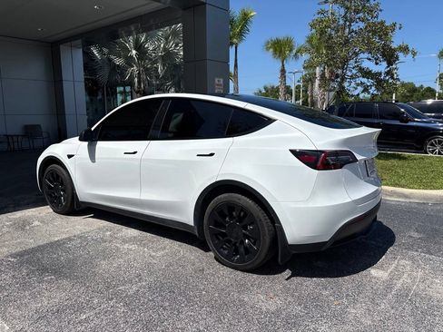 Used 2023 Tesla Model Y Long Range AWD/4WD image 4