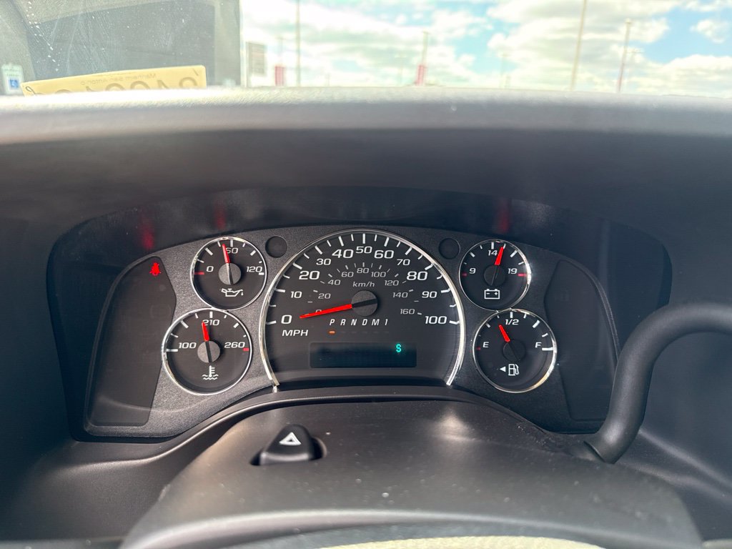 Used 2025 Chevrolet Express 3500 LT w/ LT Preferred Equipment Group RWD image 17