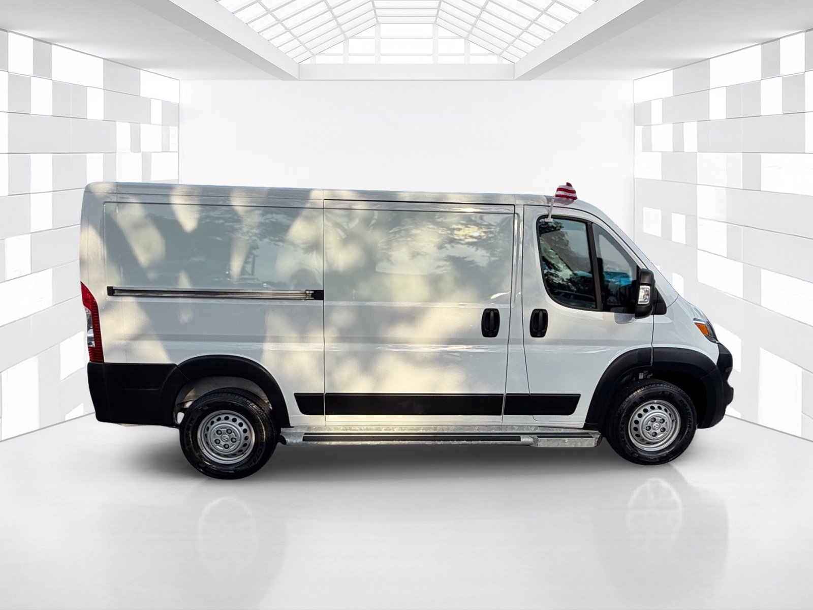 Used 2025 RAM ProMaster 2500 w/ U-Haul Equipment Group FWD image 8
