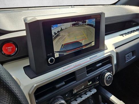 Used 2024 Toyota Tacoma TRD Off-Road image 13