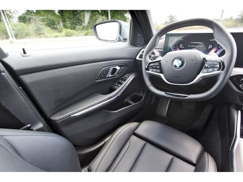 Used 2026 BMW 330i xDrive Sedan AWD/4WD image 8