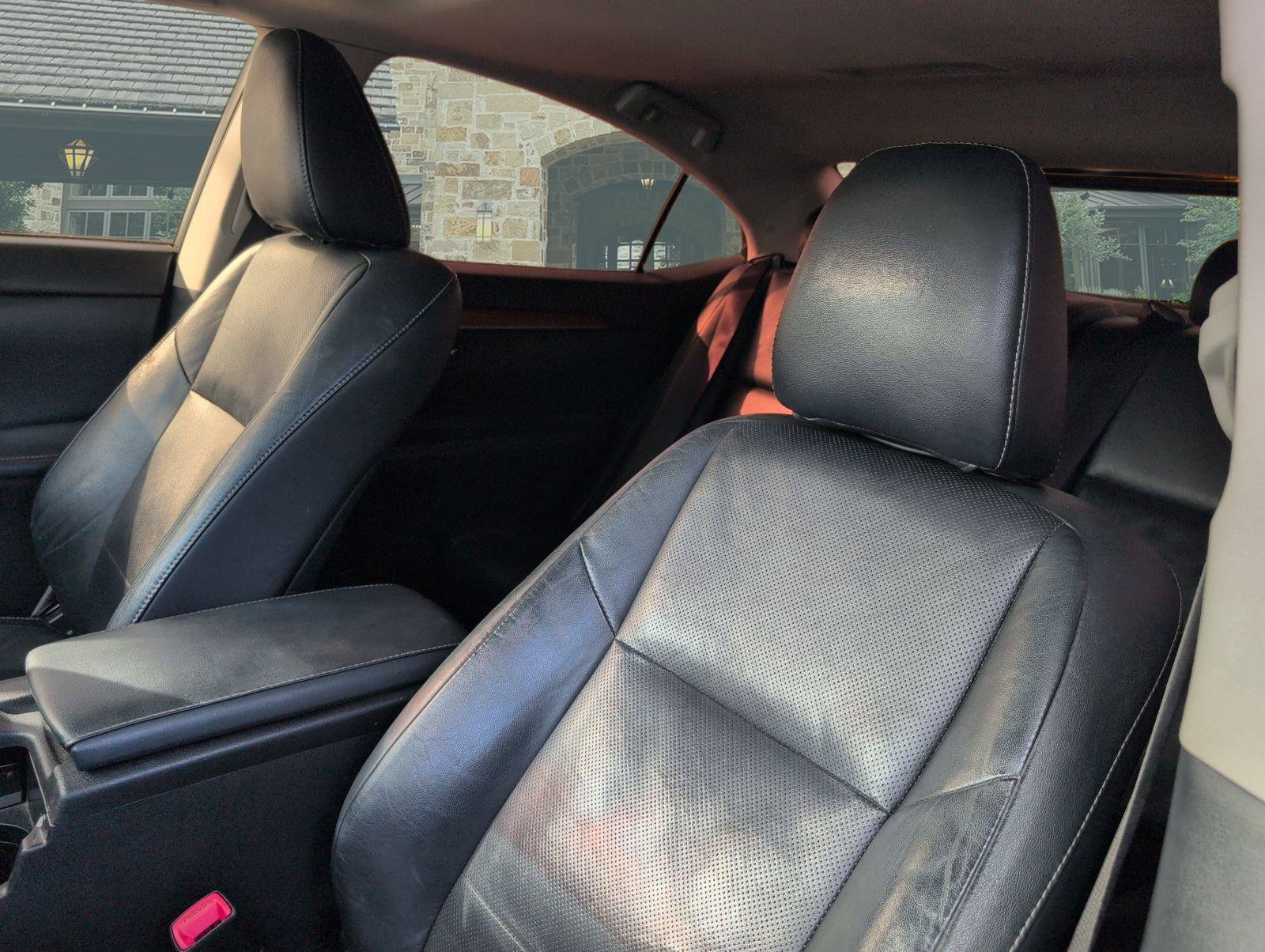 Used 2015 Lexus ES 300h w/ Navigation System Package FWD image 5
