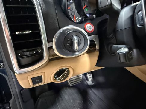 Used 2016 Porsche Cayenne S AWD/4WD image 18