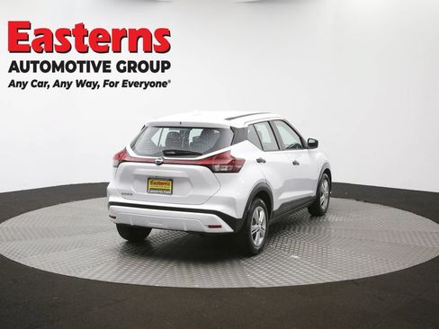 Used 2022 Nissan Kicks S FWD image 38