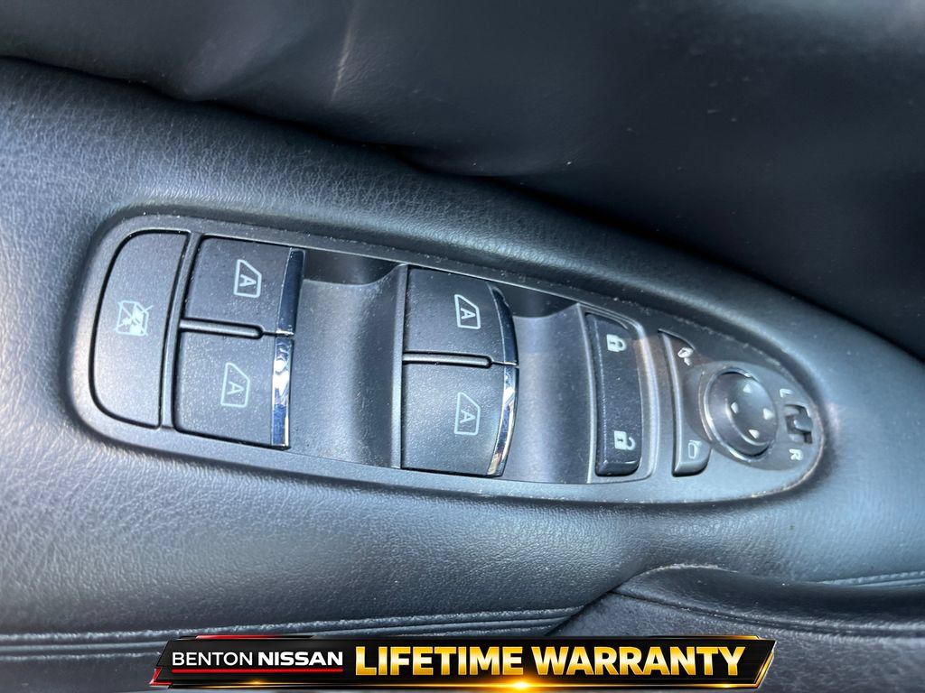Used 2023 Nissan Armada SL w/ Captain's Chairs Package AWD/4WD image 13
